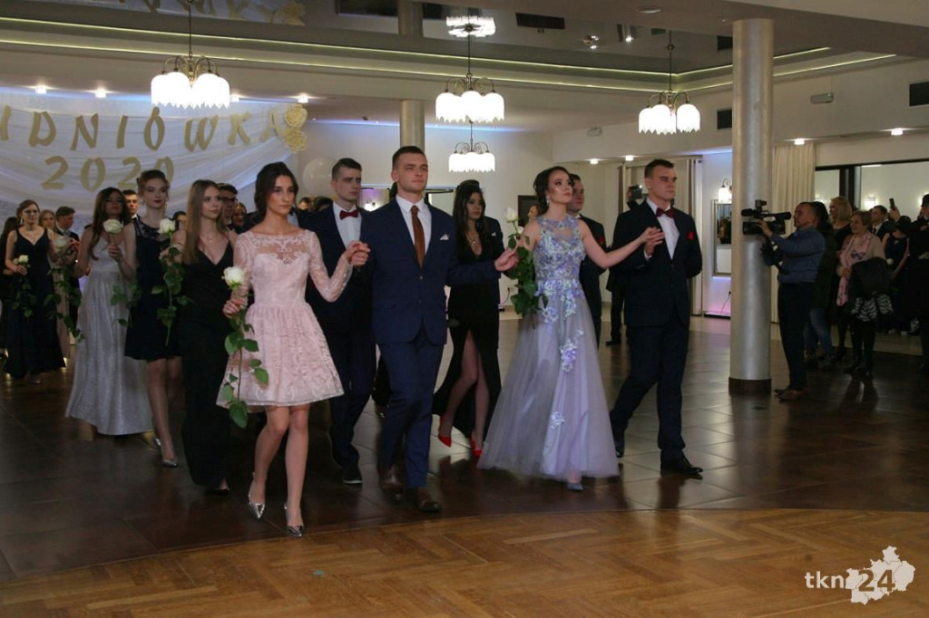 WIDEO: Studniówka I LO z Końskich z zespołem Top Girls!