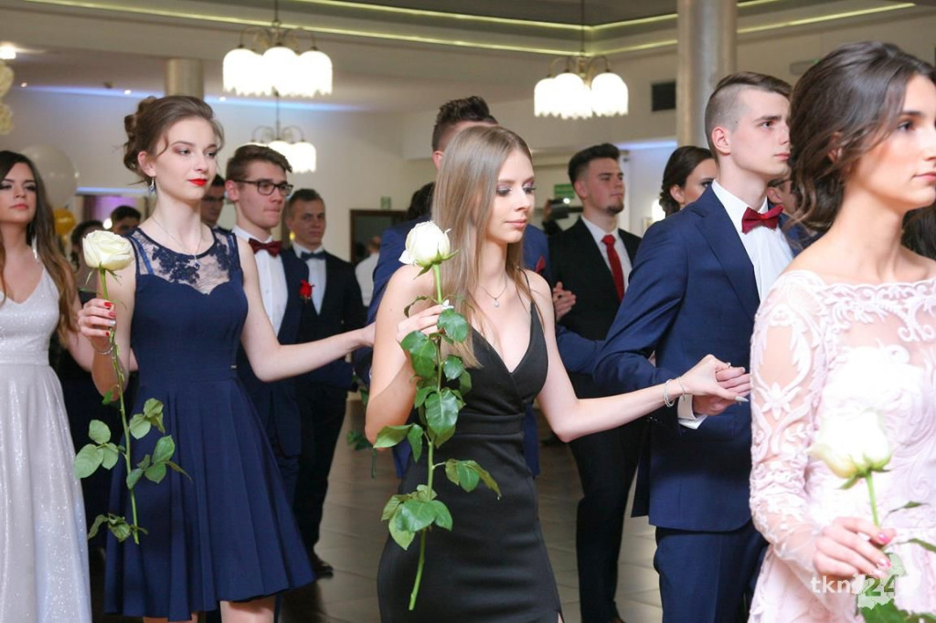WIDEO: Studniówka I LO z Końskich z zespołem Top Girls!