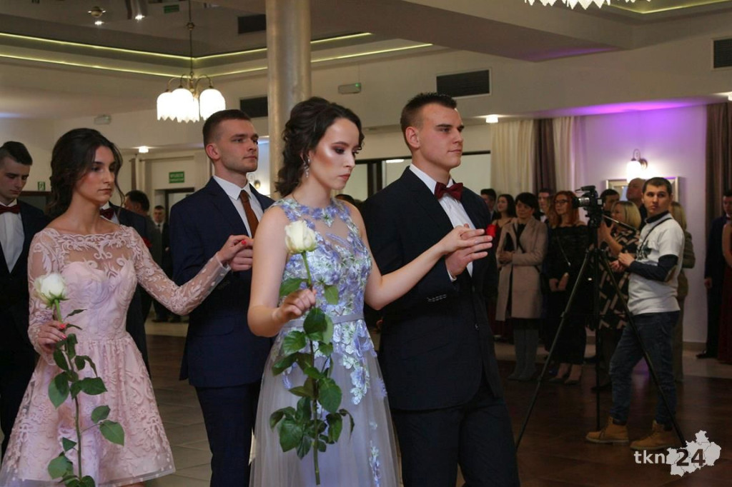 WIDEO: Studniówka I LO z Końskich z zespołem Top Girls!
