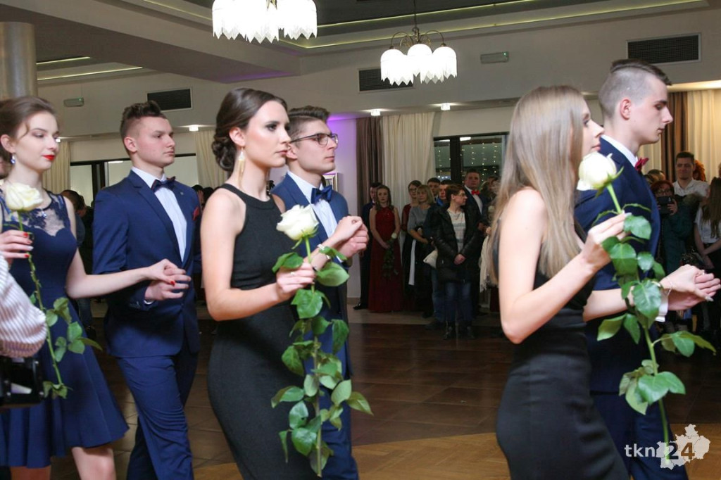 WIDEO: Studniówka I LO z Końskich z zespołem Top Girls!