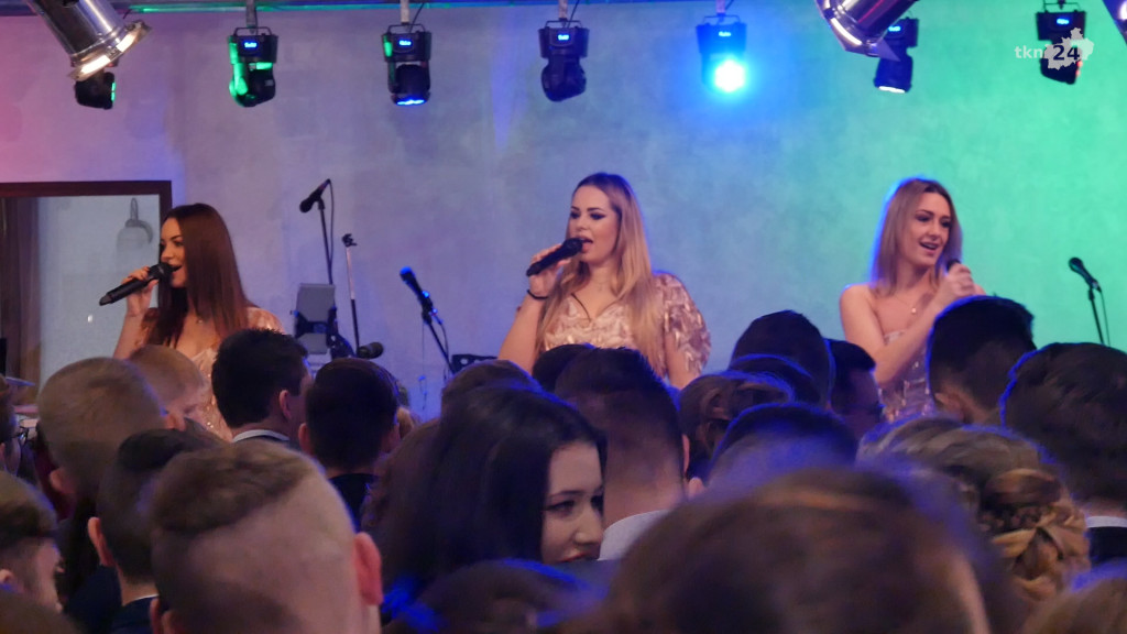 WIDEO: Studniówka I LO z Końskich z zespołem Top Girls!