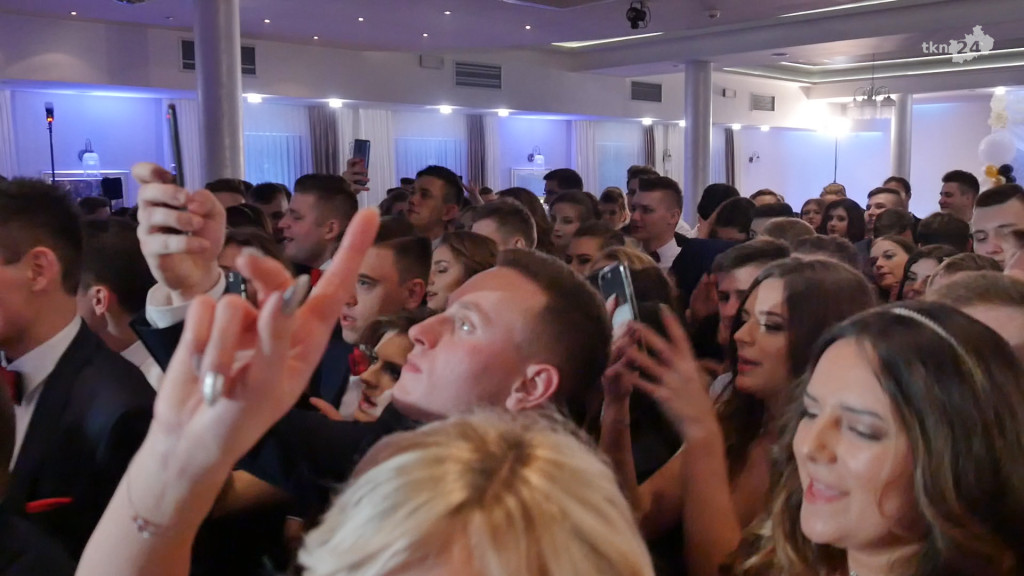 WIDEO: Studniówka I LO z Końskich z zespołem Top Girls!