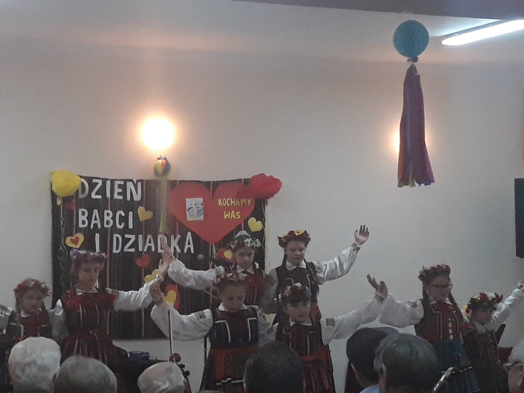 Dzień Babci i Dziadka na ludowo [zdjęcia]