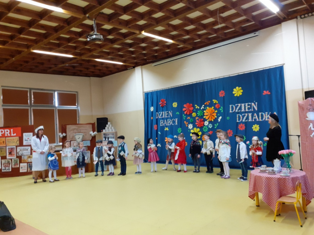 Dla babci i dziadka w PRL-owskim stylu! [zdjęcia, wideo]
