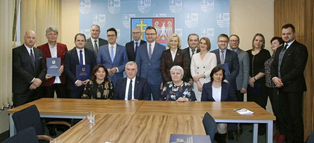 ZSP nr 3 w Końskich i ZSP Stąporków z dużym dofinansowaniem [zdjęcia]