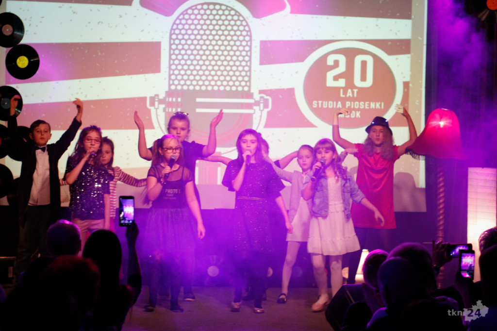Jubileuszowy koncert Studia Piosenki MGDK w Końskich [zdjęcia]