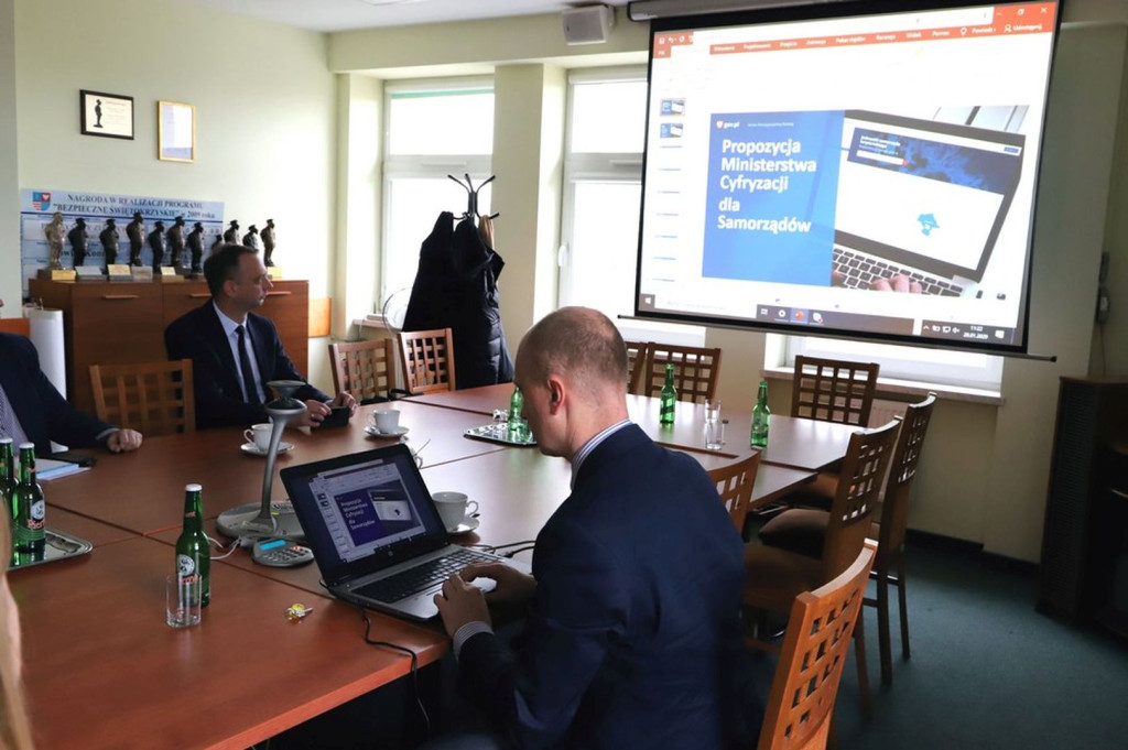 Powiat konecki pionierem e-administracji w Polsce?