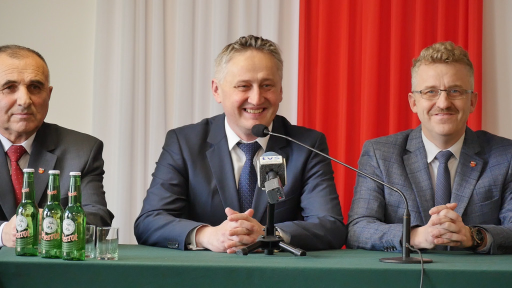 Najzdolniejsi uczniowie w powiecie otrzymali stypendia [wideo, zdjęcia]