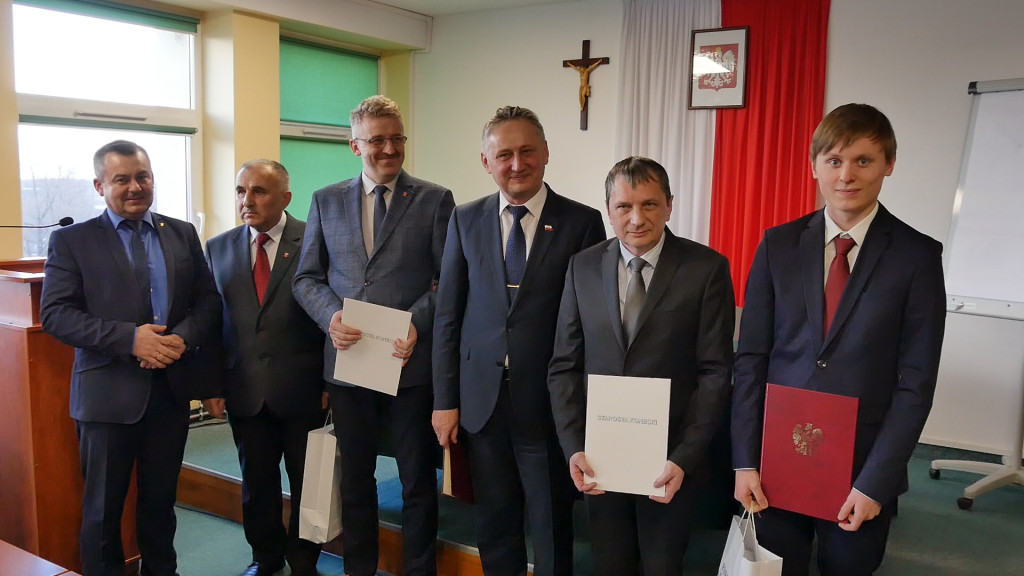Najzdolniejsi uczniowie w powiecie otrzymali stypendia [wideo, zdjęcia]