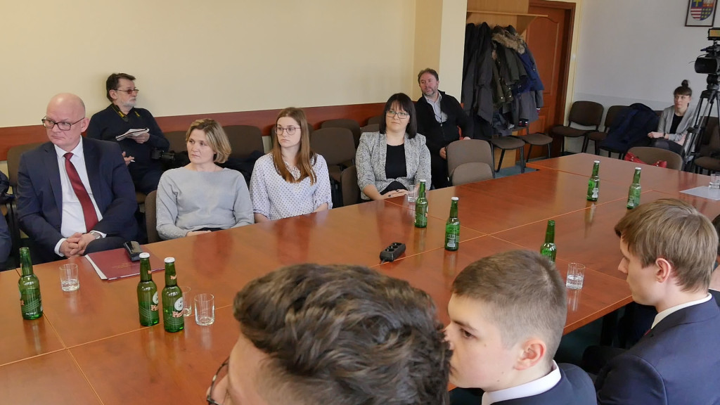 Najzdolniejsi uczniowie w powiecie otrzymali stypendia [wideo, zdjęcia]