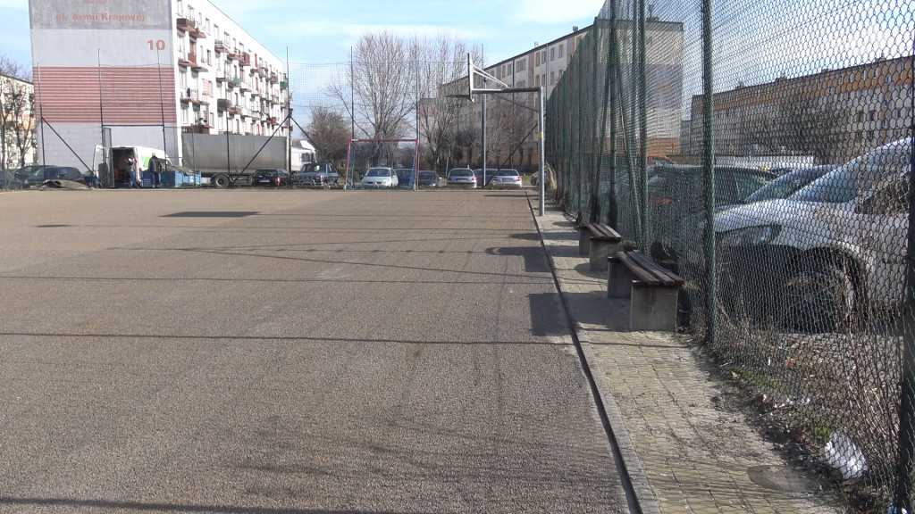 Końskie: Będzie nowa nawierzchnia boiska przy Warszawskiej [wideo, zdjęcia]