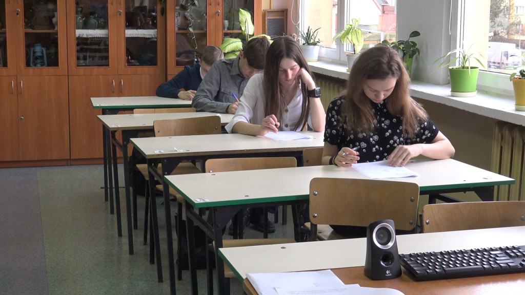 Koneccy uczniowie pamiętają o `Żołnierzach Wyklętych` [wideo, zdjęcia]