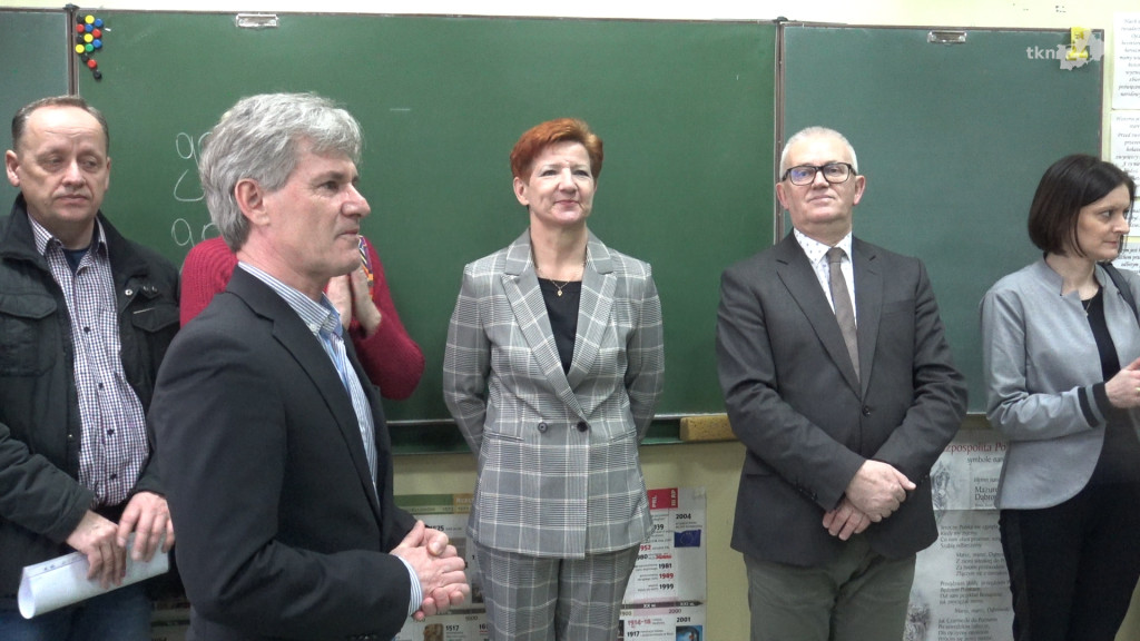 Koneccy uczniowie pamiętają o `Żołnierzach Wyklętych` [wideo, zdjęcia]