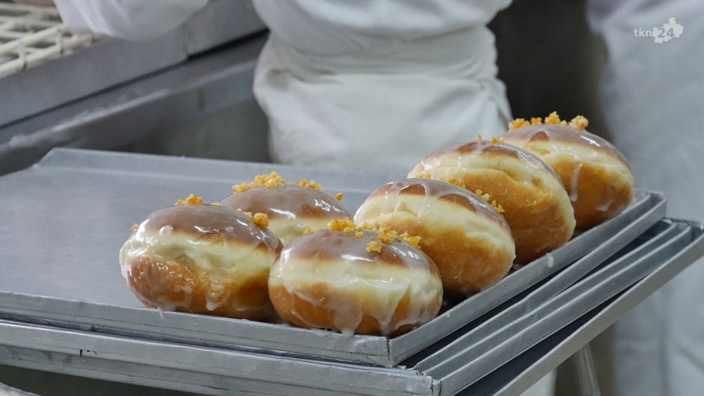 Na tłusty czwartek pączki od Waligórskich. A jak powstają? [wideo, zdjęcia]