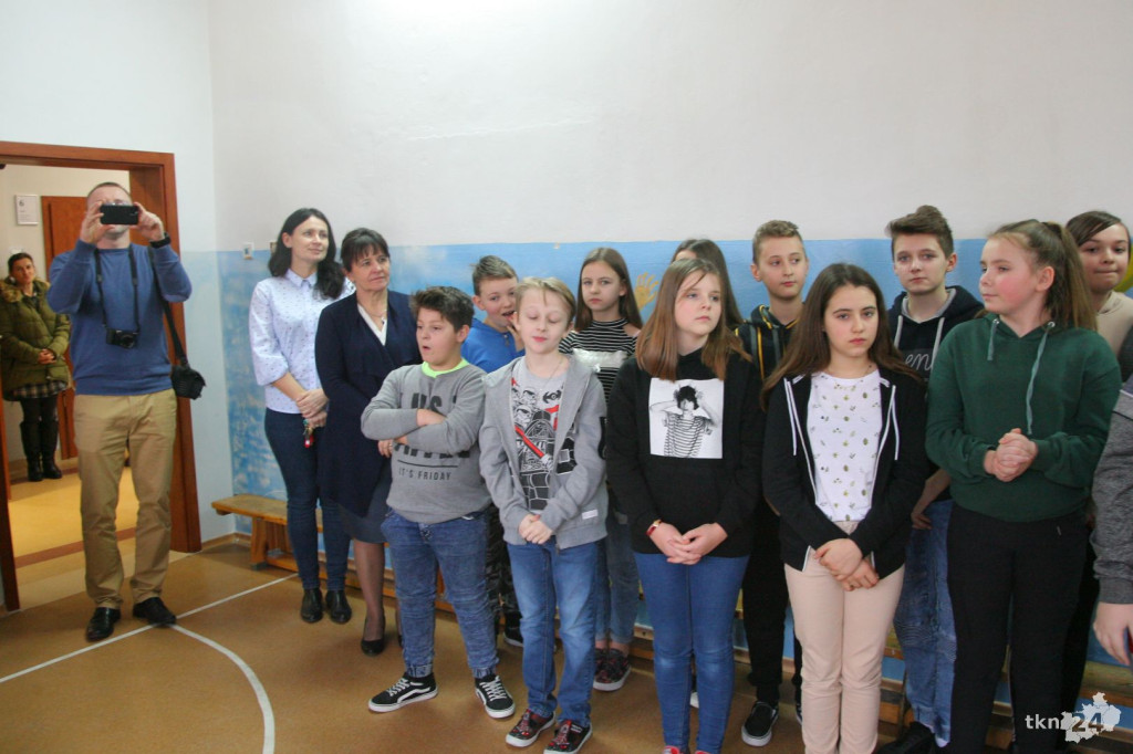 Szkoła Podstawowa w Górnikach z nowym sprzętem multimedialnym! [wideo, fotogaleria]