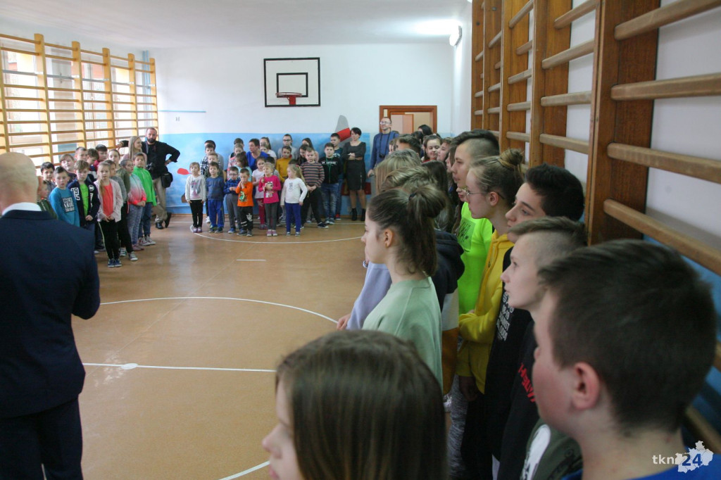Szkoła Podstawowa w Górnikach z nowym sprzętem multimedialnym! [wideo, fotogaleria]