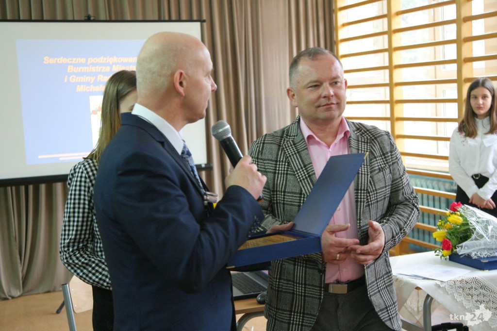 Szkoła Podstawowa w Górnikach z nowym sprzętem multimedialnym! [wideo, fotogaleria]