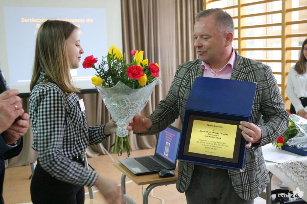 Szkoła Podstawowa w Górnikach z nowym sprzętem multimedialnym! [wideo, fotogaleria]