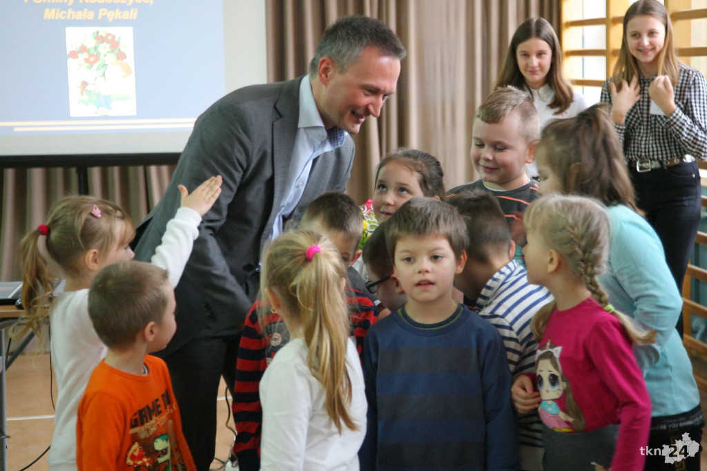 Szkoła Podstawowa w Górnikach z nowym sprzętem multimedialnym! [wideo, fotogaleria]