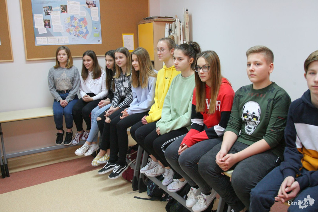 Szkoła Podstawowa w Górnikach z nowym sprzętem multimedialnym! [wideo, fotogaleria]
