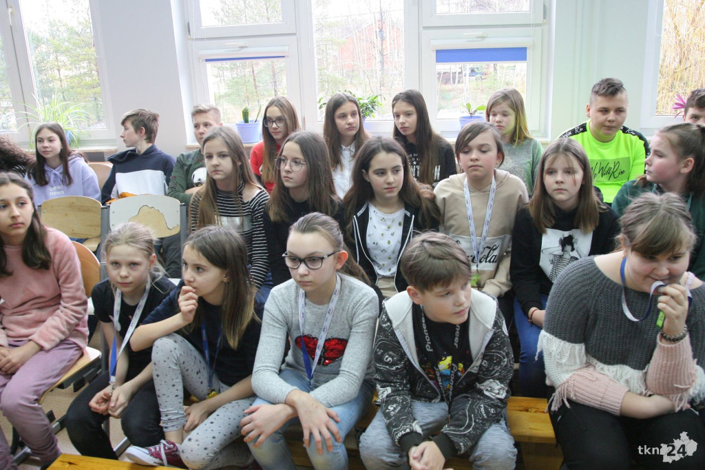 Szkoła Podstawowa w Górnikach z nowym sprzętem multimedialnym! [wideo, fotogaleria]