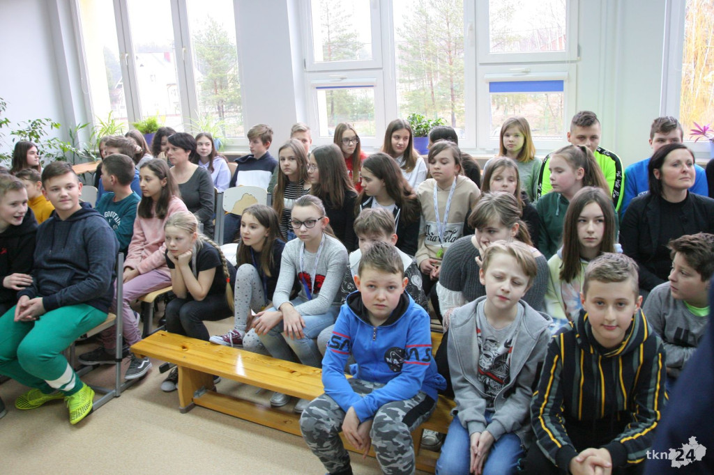 Szkoła Podstawowa w Górnikach z nowym sprzętem multimedialnym! [wideo, fotogaleria]