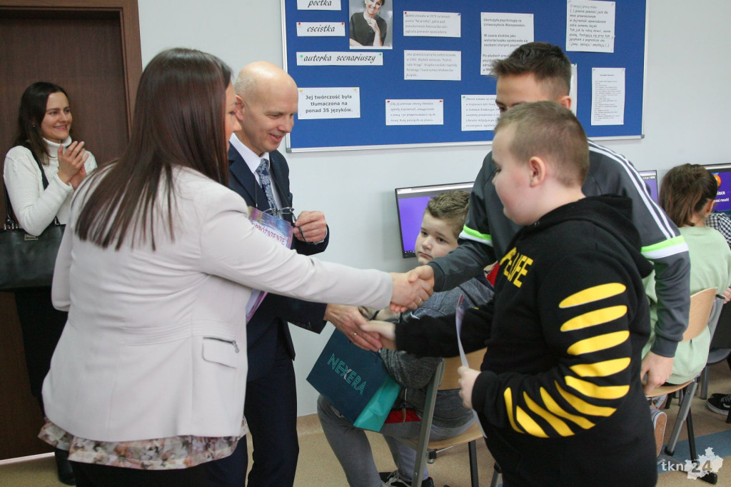 Szkoła Podstawowa w Górnikach z nowym sprzętem multimedialnym! [wideo, fotogaleria]