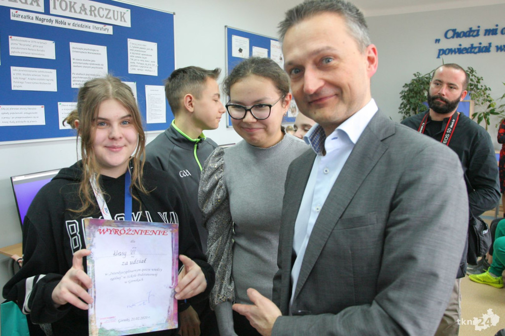 Szkoła Podstawowa w Górnikach z nowym sprzętem multimedialnym! [wideo, fotogaleria]