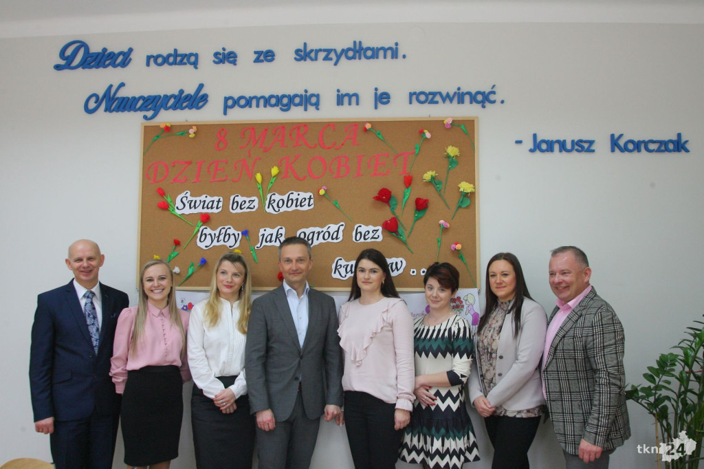 Szkoła Podstawowa w Górnikach z nowym sprzętem multimedialnym! [wideo, fotogaleria]