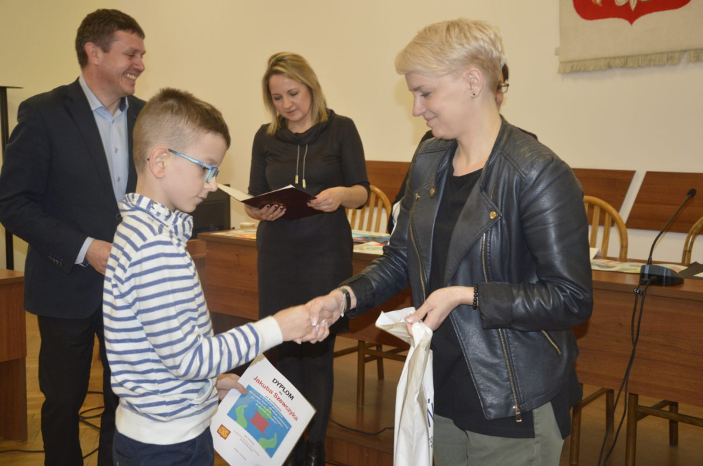 Przyznali nagrody za najlepsze prace w konkursie o ekologii [zdjęcia]