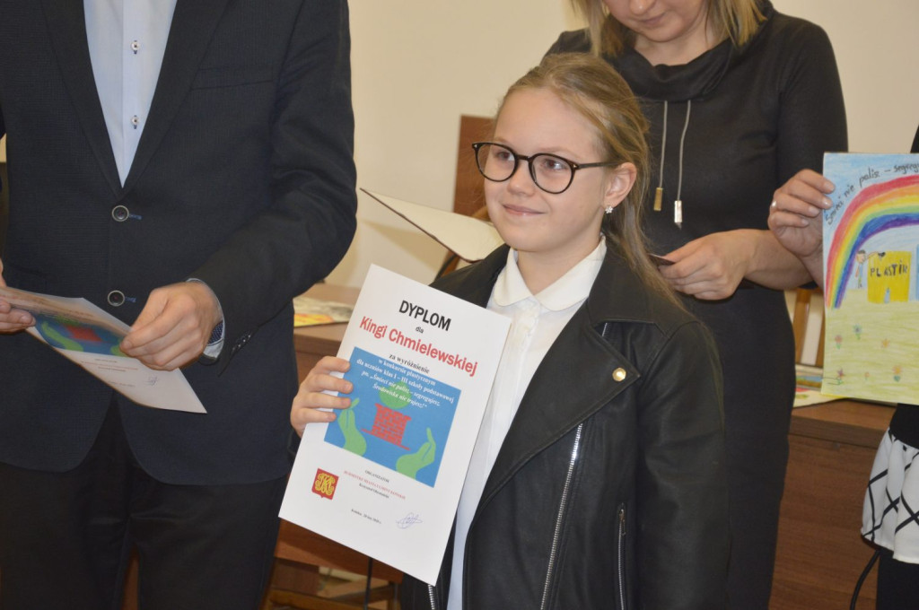 Przyznali nagrody za najlepsze prace w konkursie o ekologii [zdjęcia]