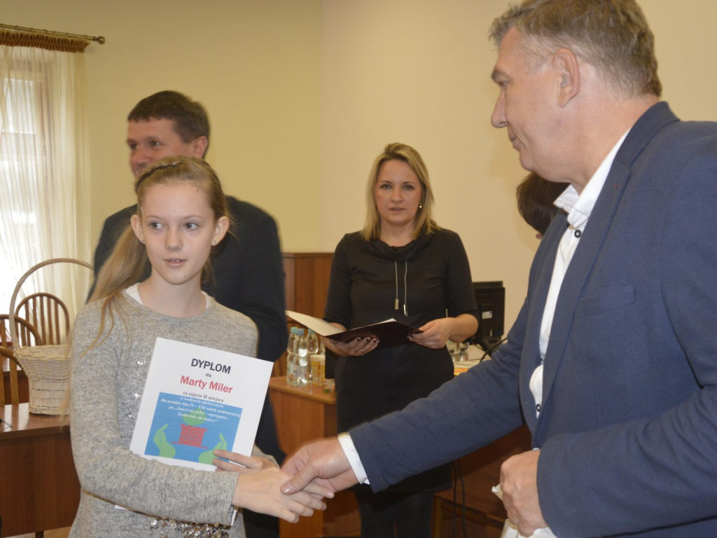 Przyznali nagrody za najlepsze prace w konkursie o ekologii [zdjęcia]