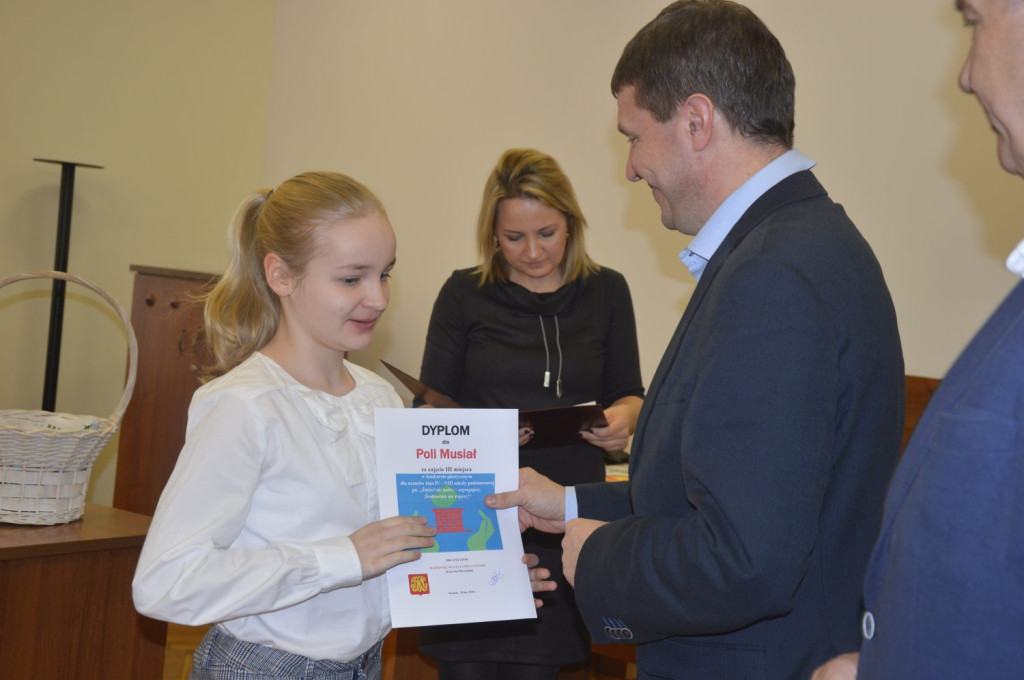 Przyznali nagrody za najlepsze prace w konkursie o ekologii [zdjęcia]