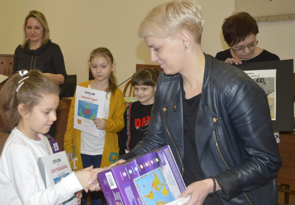 Przyznali nagrody za najlepsze prace w konkursie o ekologii [zdjęcia]