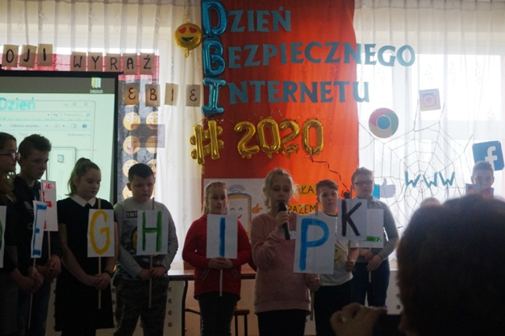 Internetowe inicjatywy w Szkole Podstawowej w Pilczycy [zdjęcia]