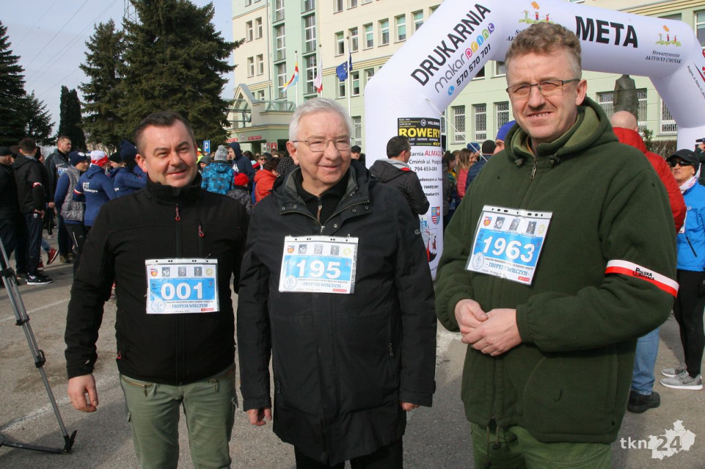 Około 500 osób na starcie Powiatowego Marszobiegu Pamięci Żołnierzy Wyklętych [wideo, zdjęcia]