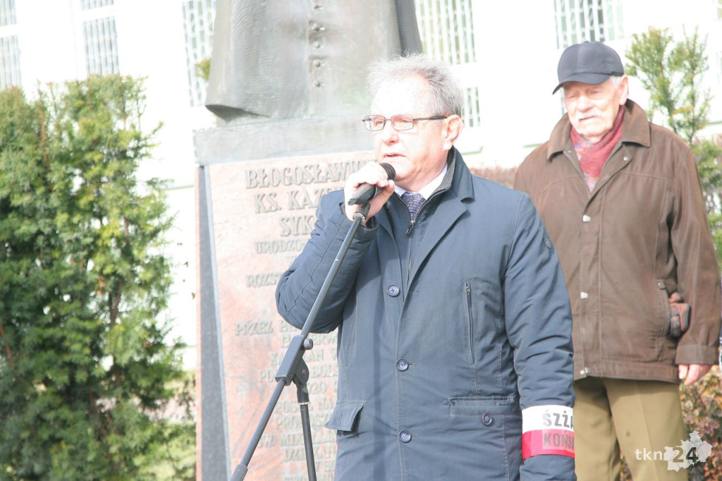 Około 500 osób na starcie Powiatowego Marszobiegu Pamięci Żołnierzy Wyklętych [wideo, zdjęcia]