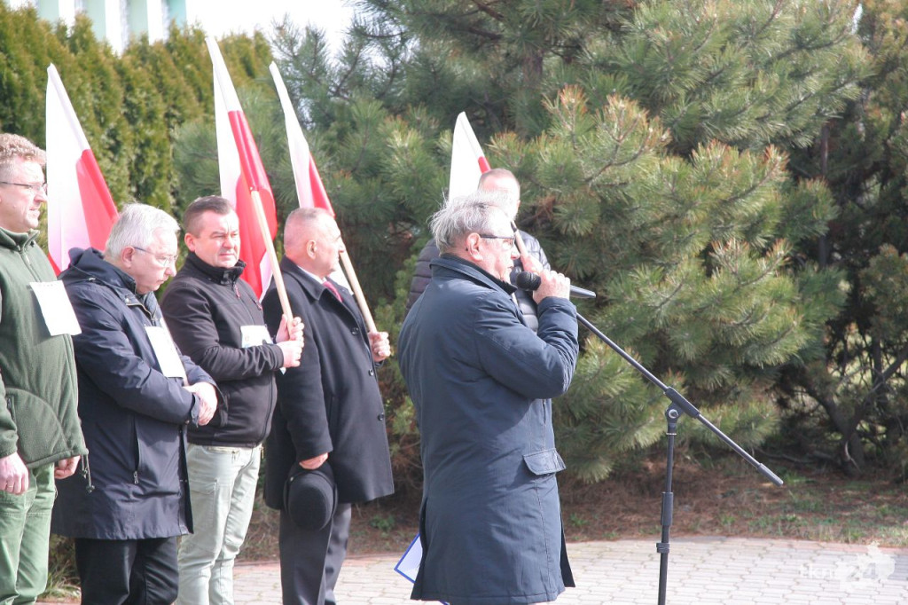 Około 500 osób na starcie Powiatowego Marszobiegu Pamięci Żołnierzy Wyklętych [wideo, zdjęcia]