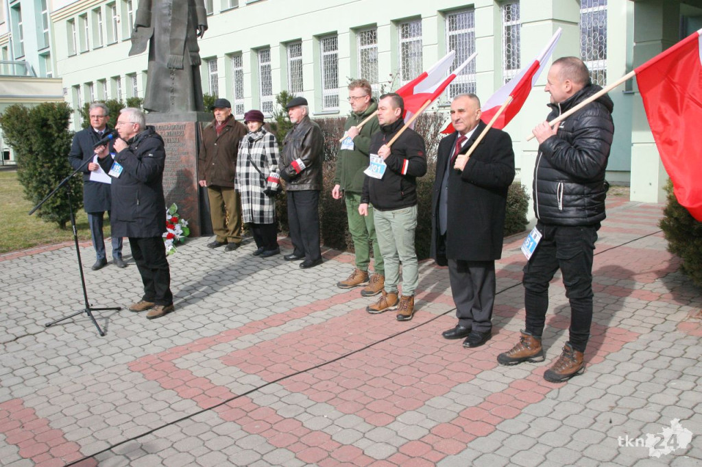 Około 500 osób na starcie Powiatowego Marszobiegu Pamięci Żołnierzy Wyklętych [wideo, zdjęcia]