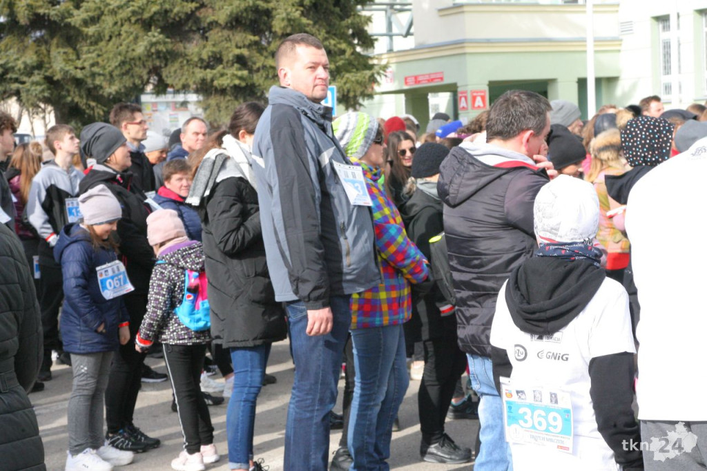 Około 500 osób na starcie Powiatowego Marszobiegu Pamięci Żołnierzy Wyklętych [wideo, zdjęcia]