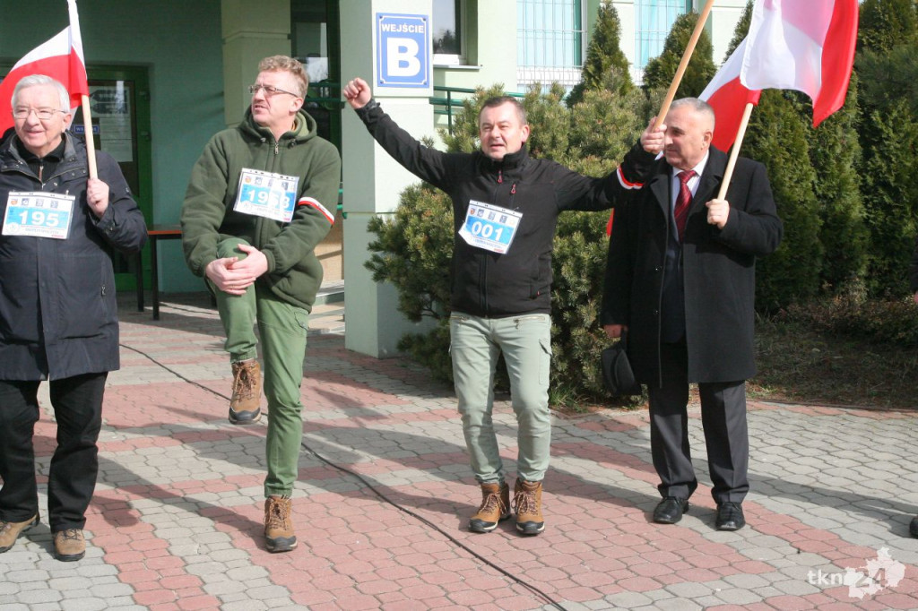 Około 500 osób na starcie Powiatowego Marszobiegu Pamięci Żołnierzy Wyklętych [wideo, zdjęcia]