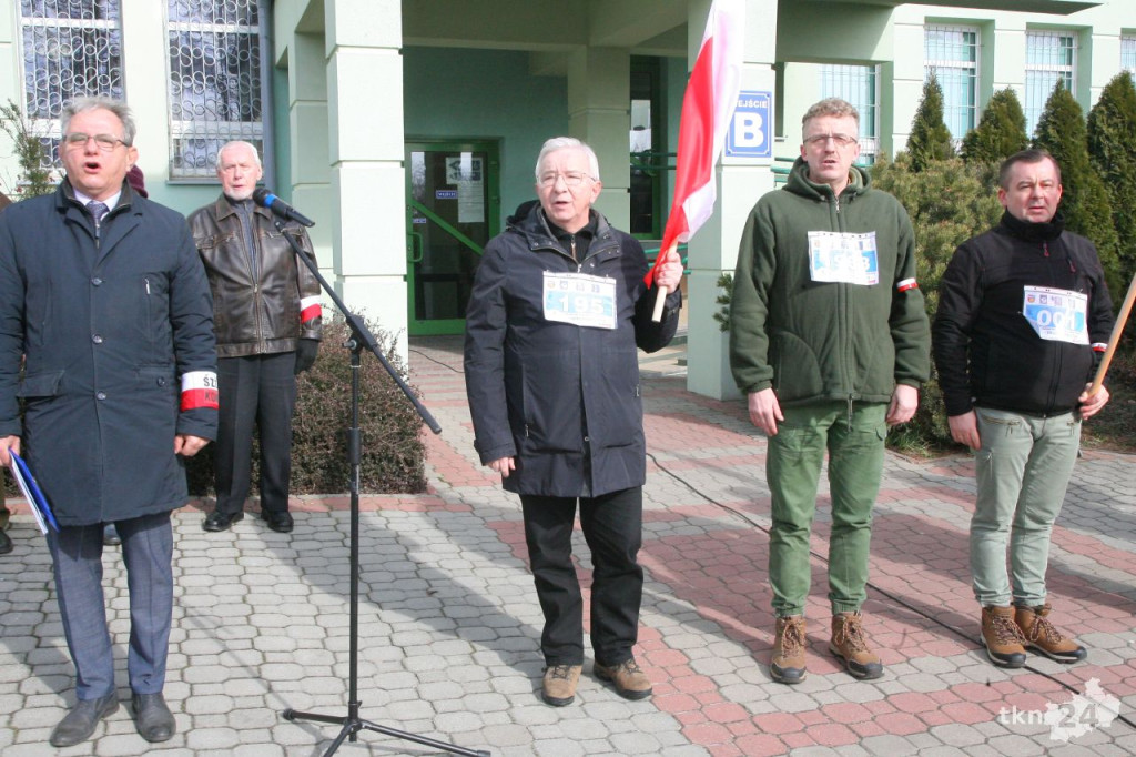 Około 500 osób na starcie Powiatowego Marszobiegu Pamięci Żołnierzy Wyklętych [wideo, zdjęcia]