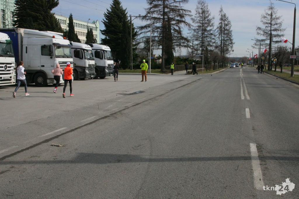 Około 500 osób na starcie Powiatowego Marszobiegu Pamięci Żołnierzy Wyklętych [wideo, zdjęcia]
