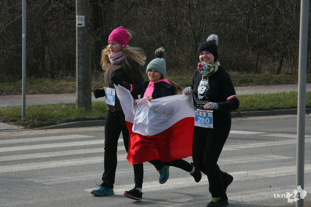 Około 500 osób na starcie Powiatowego Marszobiegu Pamięci Żołnierzy Wyklętych [wideo, zdjęcia]