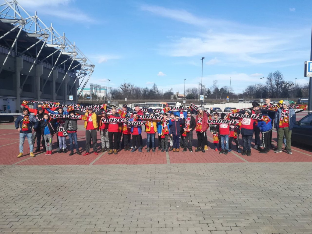 Koneccy fani Widzewa Łódź zabrali dzieci z powiatu na mecz [zdjęcia]