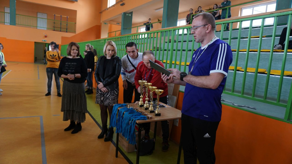 Dziewczyny z SP w Radoszycach są niepokonane w siatkówkę! [zdjęcia]