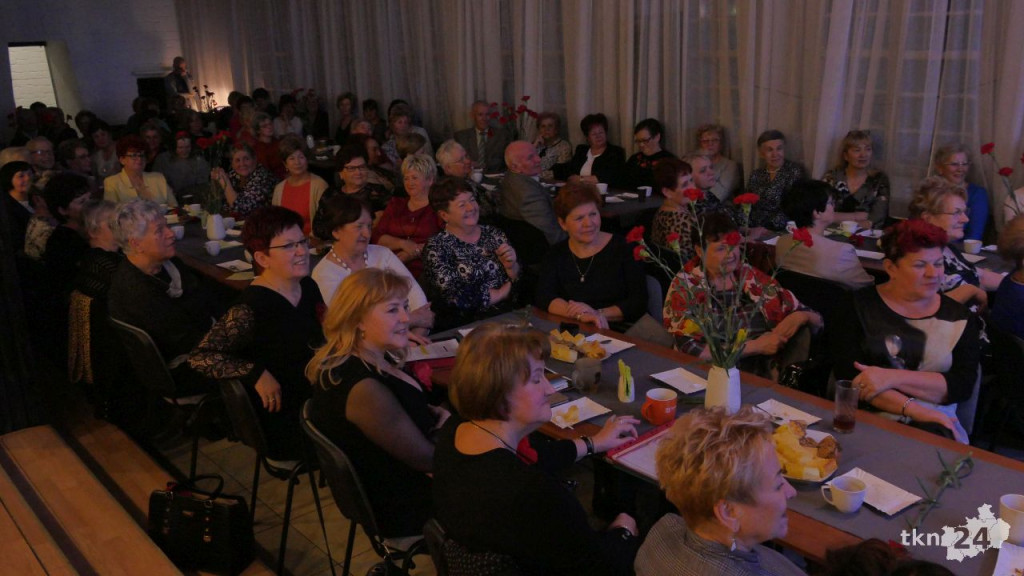 Dzień Kobiet i Mężczyzn u słuchaczy UTW w Końskich [wideo, zdjęcia]