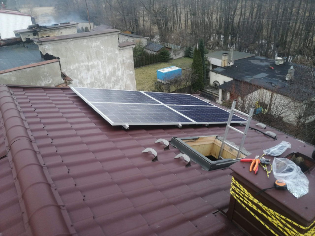 Rozpoczęto montaż instalacji OZE w gminie Końskie [zdjęcia]