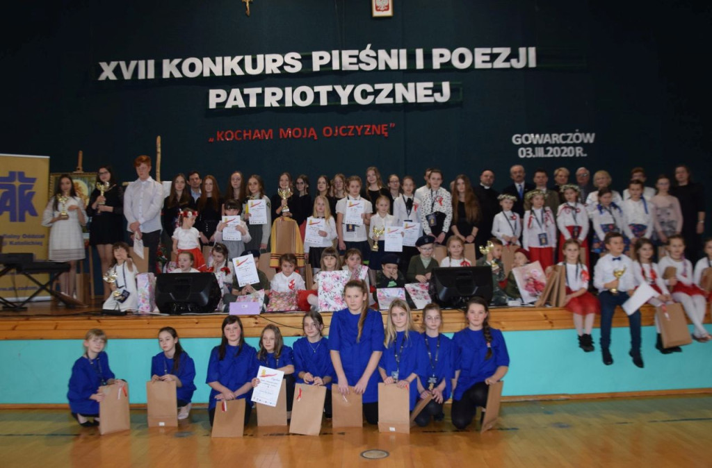 Już po raz 17. rywalizowali w konkursie pieśni i poezji patriotycznej [wideo, zdjęcia]