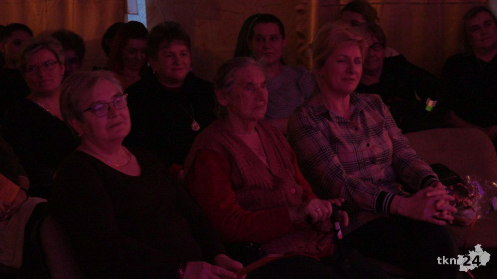 Młoda artystka zaśpiewała w Radoszycach z okazji Dnia Kobiet [wideo, zdjęcia]